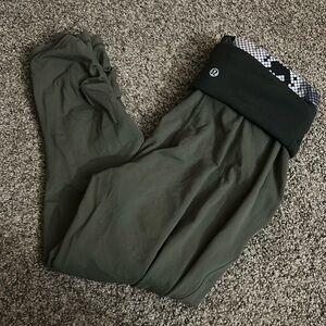 Lululemon Sunset Salutation Crop